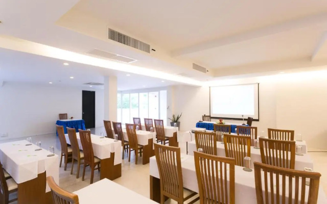 Sugar Palm Grand Hillside