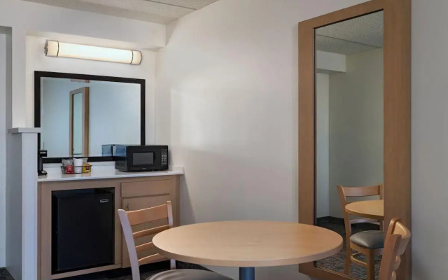 Hyatt Place Austin/Arboretum