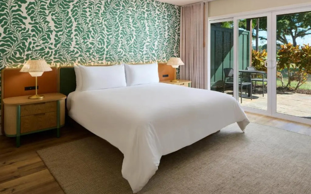 Royal Lahaina Resort & Bungalows