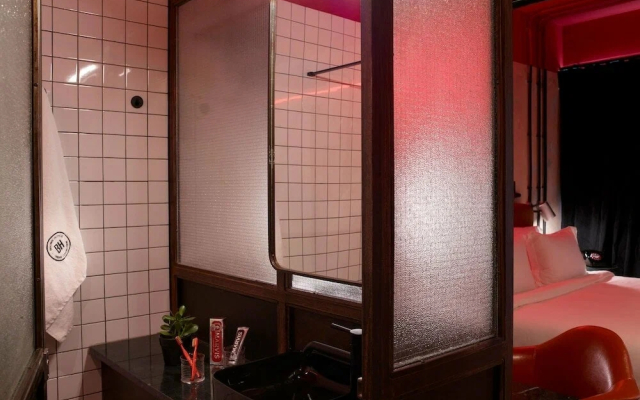 Dave Red Athens Hotel