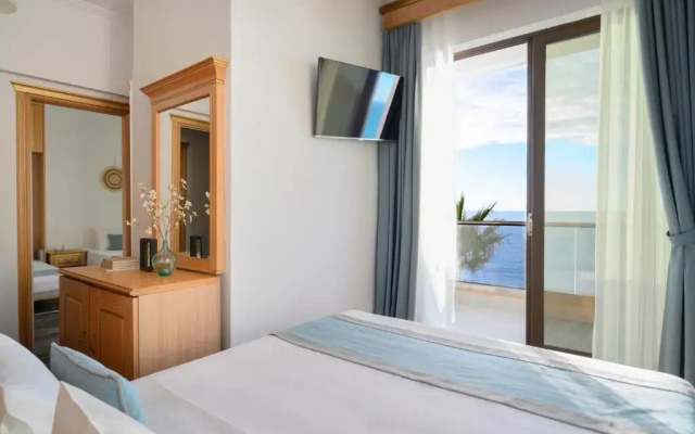 Evlogia Hotel Seafront & Annex by Greek Pride