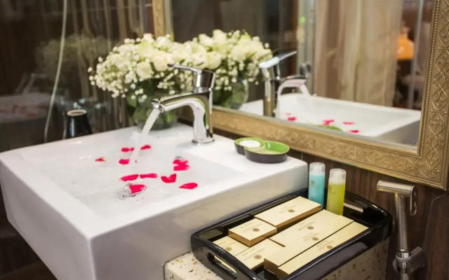 Hanoi Golden Holiday Hotel