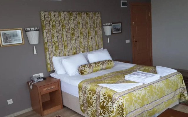 Tashkonak Studio Suites