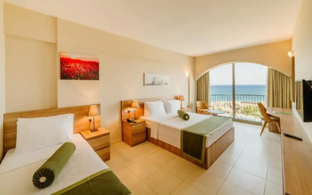 Olivia Palm Hotel