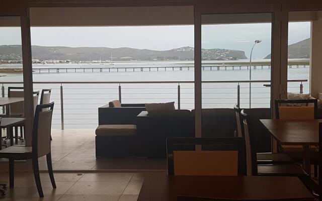 Phoenix Lodge and Waterside Accommodation