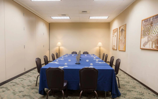 Williamsburg Woodlands Hotel & Suites, an official Colonial Williamsburg Hotel