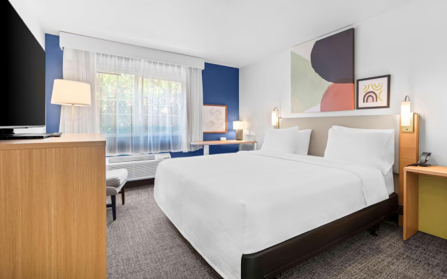 Spark by Hilton Modesto