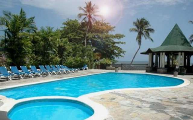 Coopmarena Beach Resort
