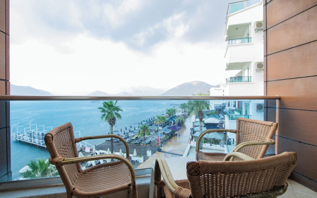 Point Beach Hotel