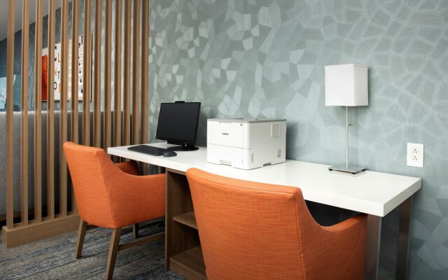 Holiday Inn Express & Suites Knoxville-Clinton by IHG