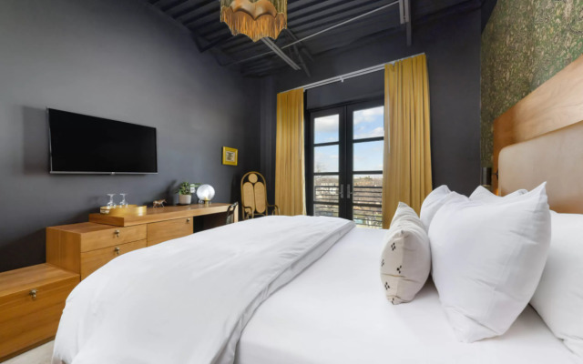 The Frances Modern Inn