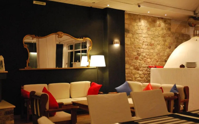 Отель Kanelli Beach