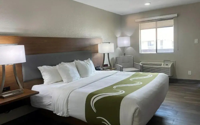 Отель SureStay Plus by Best Western Alamogordo White Sands