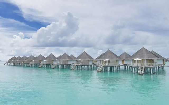 Angaga Island Resort & Spa