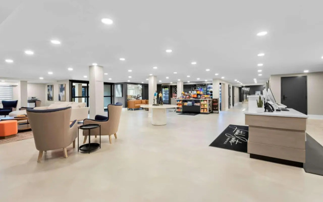 Latitude Suites Tinton Falls Eatontown/BW Premier Collection 