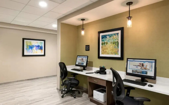 Hampton Inn Baltimore Bayview Campus