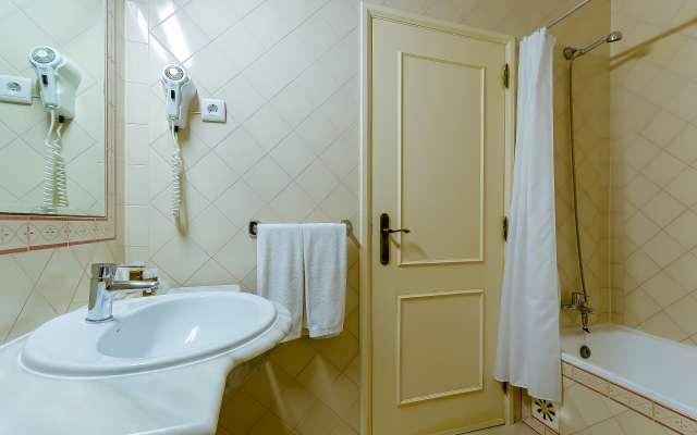 TURIM Estrela do Vau Hotel
