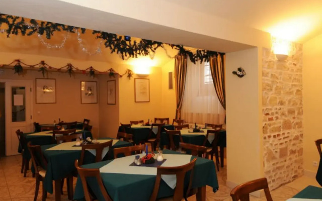 Tchaikovsky Hotel