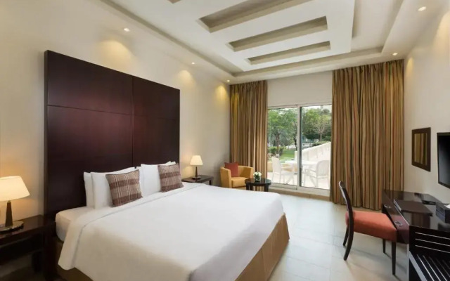 Metropolitan Al Mafraq Hotel