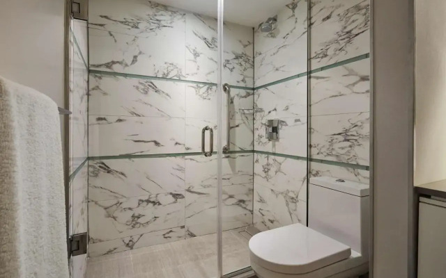 Waterstone Resort & Marina Boca Raton, Curio Collection by Hilton