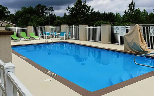 Plaza Inn and Suites