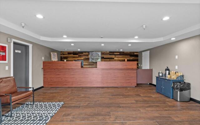 Basecamp Puyallup a Travelodge by Wyndham