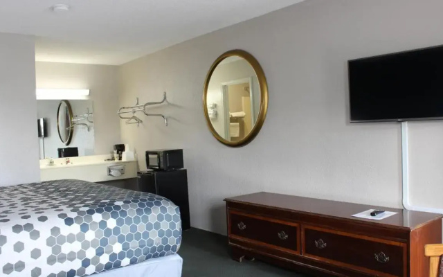 Landsford Inn