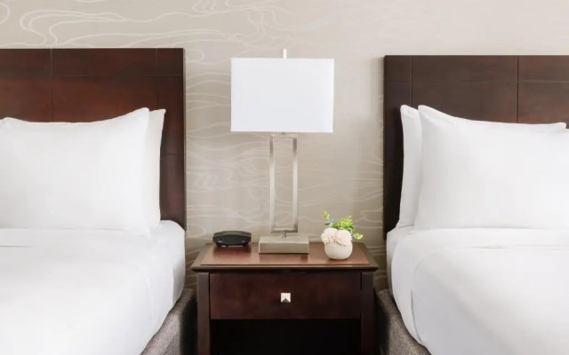 Crowne Plaza Phoenix Airport - PHX by IHG