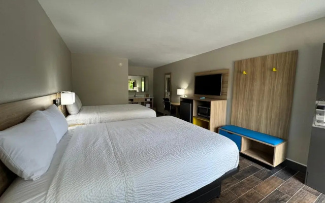 Travelodge by Wyndham Gainesville