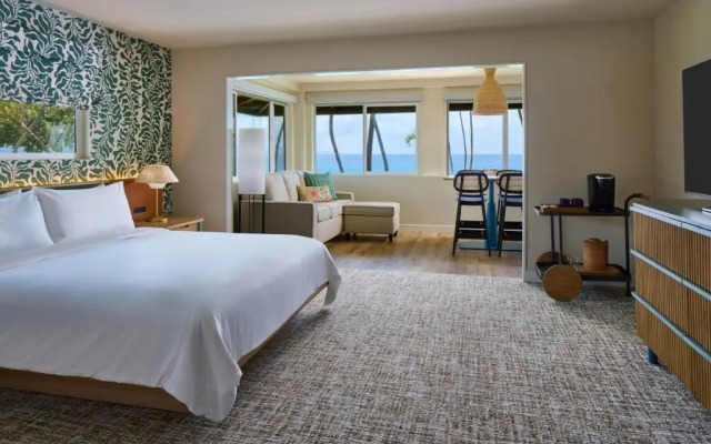 Royal Lahaina Resort & Bungalows