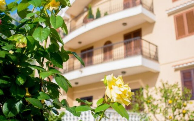 Apartments Djuranovic