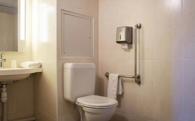 B&B HOTEL Avignon (1)