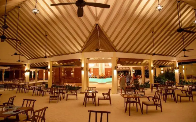 Paradise Hondaafushi Island Resort & Spa