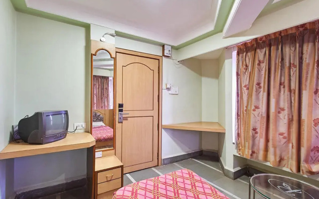Padma Krishna Hotel