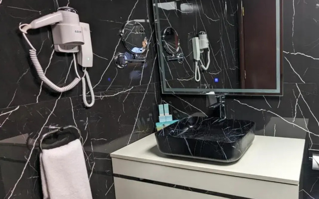 Sharjah Royal Tulip Hotel apartment