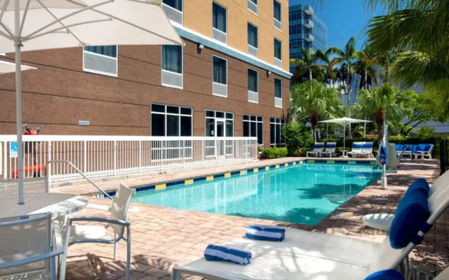 Hampton Inn by Hilton Hallandale Beach Aventura