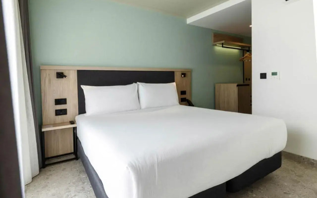 Hotel Levante St. Julian's, Affiliated by Meliá