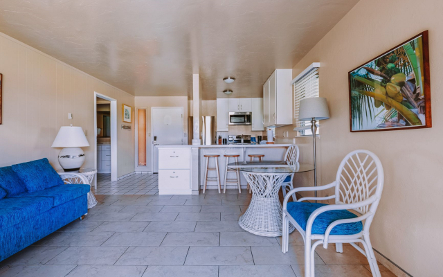 Plantation Hale Suites