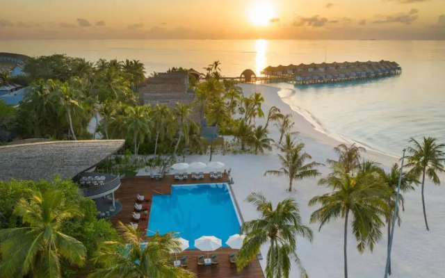 Outrigger Maldives Maafushivaru Resort