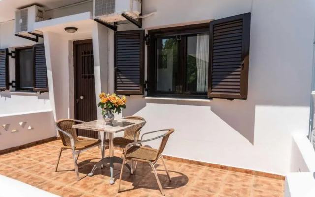 Avra Studios & Apartments