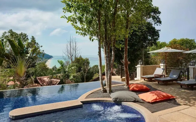 Rawi Warin Resort and Spa