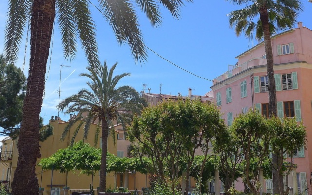 Riviera Beach - INH 23644