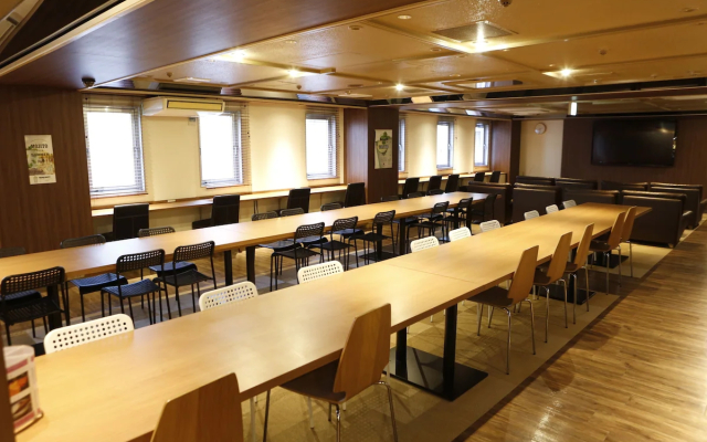 Shinjuku Kuyakusho-mae Capsule Hotel