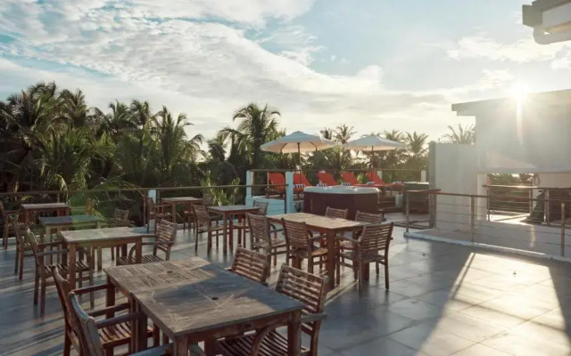 Bliss Dhigurah Hotel