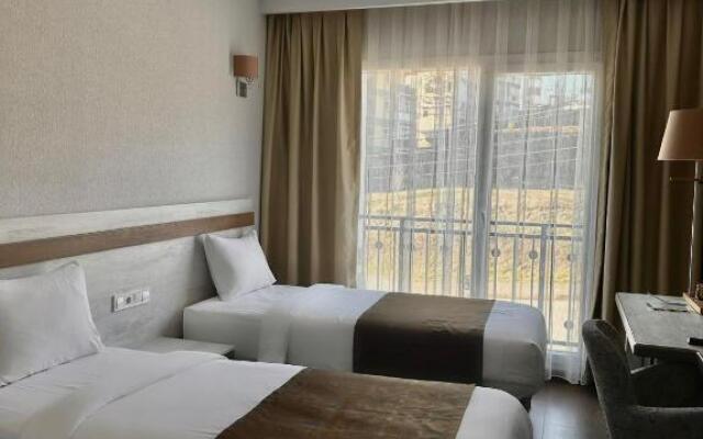 Kanyonvadi Hotel