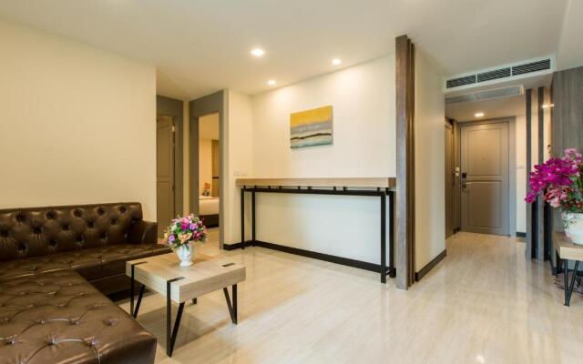 Crystal Palace Luxury Hotel