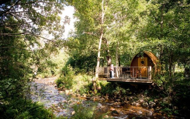 RiverBeds Lodges with Hot Tubs