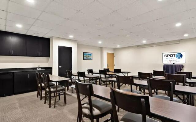 SPOT X Hotel Tampa - Wesley Chapel by The Red Collection
