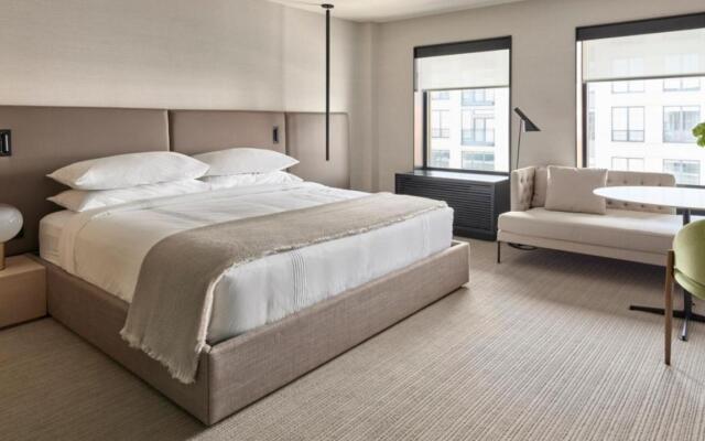 Hotel AKA Alexandria