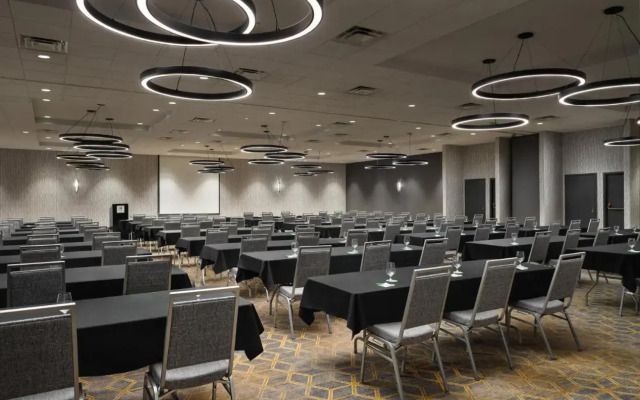 Holiday Inn Boston - Dedham Hotel & Conference Center by IHG